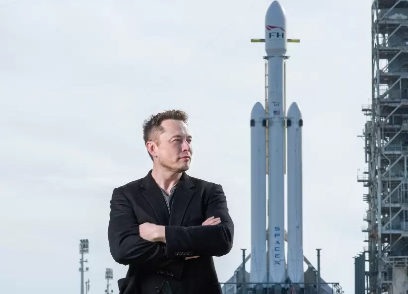Musk evalúa llevar a SpaceX a la bolsa en junio, en medio de una singular coincidencia astronómica