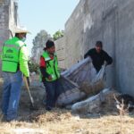 Va con todo Javier Díaz en limpieza de callejones de la Guerrero