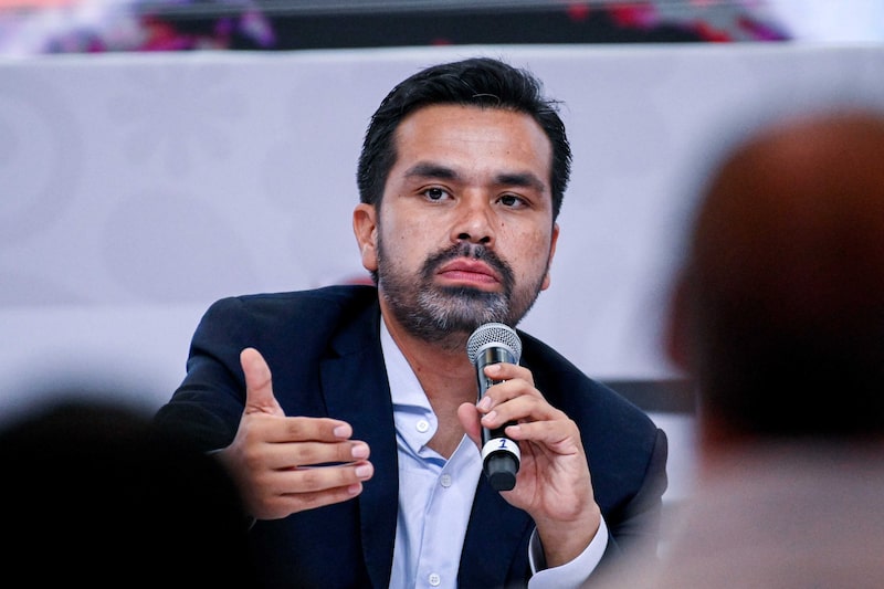 Máynez cuestiona licencia de Sergio Mayer y exige avanzar en reforma laboral