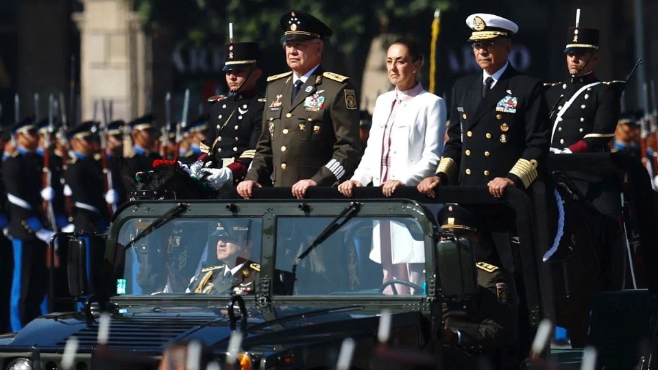 Claudia Sheinbaum llama al Ejército a defender la soberanía nacional