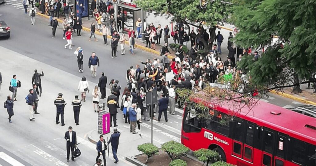 Manifestaciones, accidentes y bloqueos en CDMX y Edomex hoy 25 de marzo: reportan cortes a la circulación en Bolívar, a la altura de Chimalpopoca