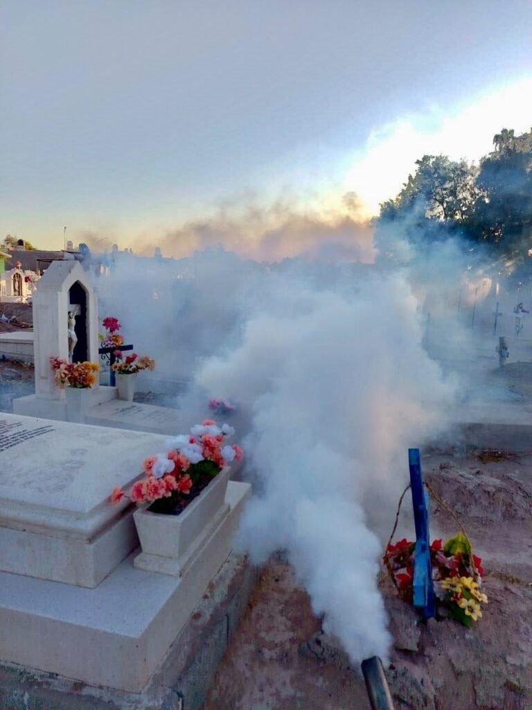 Emite Secretaría de Salud recomendaciones para visitar panteones de manera segura durante el Día de Muertos