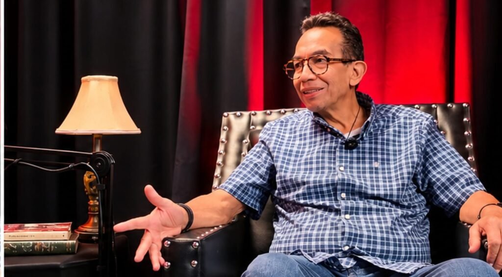 SANTIAGO SEGOVIA: UNA VIDA ENTRE LA RADIO Y LOS MISTERIOS DE LO DESCONOCIDO