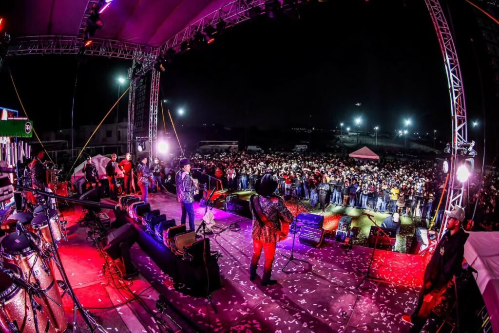 NI LA LLUVIA DETUVO LA FIESTA: REÚNE UTC FEST 2026 A 4 MIL HALCONES EN RAMOS ARIZPE